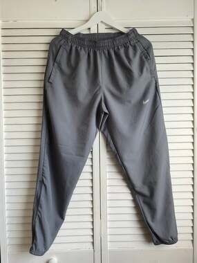 Nike Dri-FIT Challenger Woven Running Pants Gray Mens Size M DD4894-084